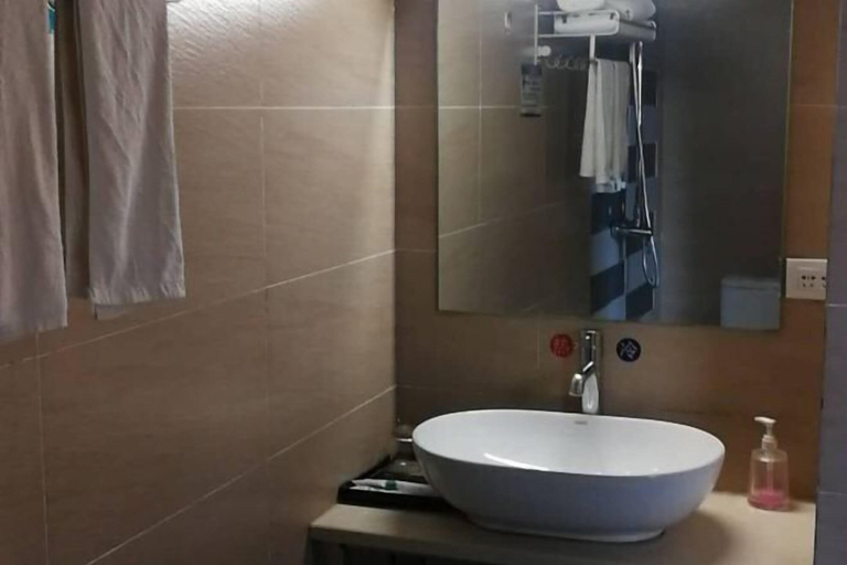 Bathroom 3, Luliang Yiyuan Business Hotel, Qujing