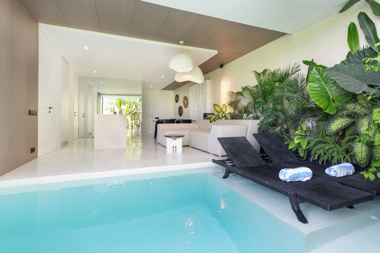 Swimming Pool 9