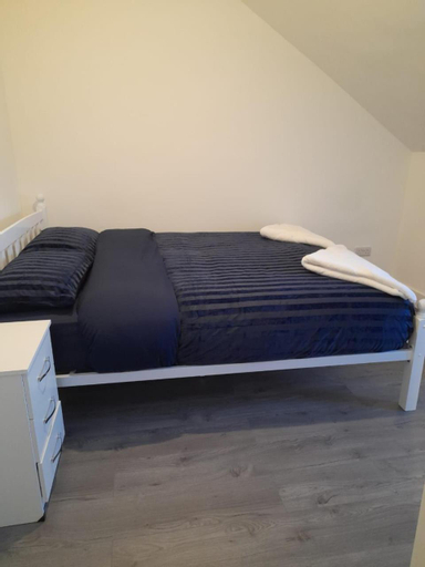 Bedroom 1, RAYAN'S LODGE STRATFORD, London