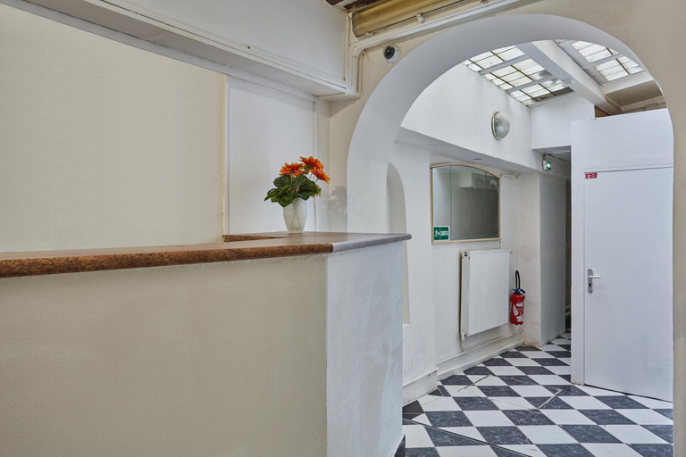 Others, Hotel Petit Vix, Paris