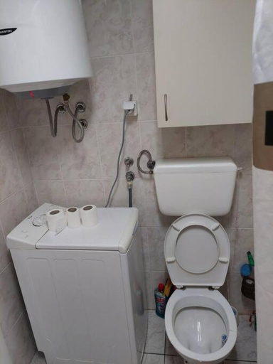 Bathroom 4, Lovely 1-bedroom apartment in Budva