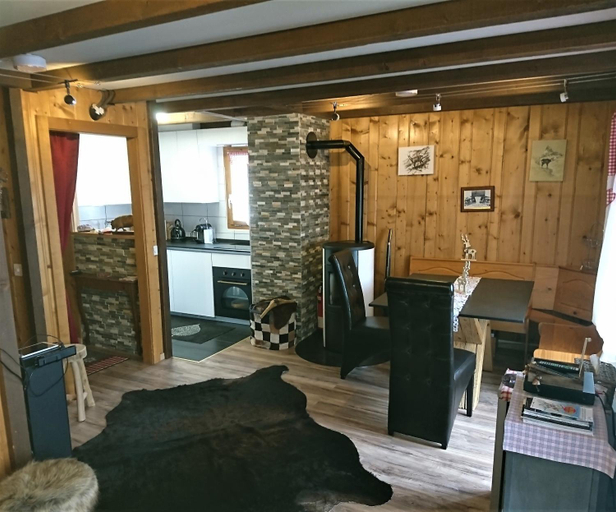 Kitchen 2, Chalet "Chez Claudine et Charles", Hérens