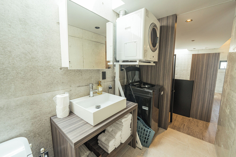 Bathroom 3, Villa est lumiere, Miyakojima