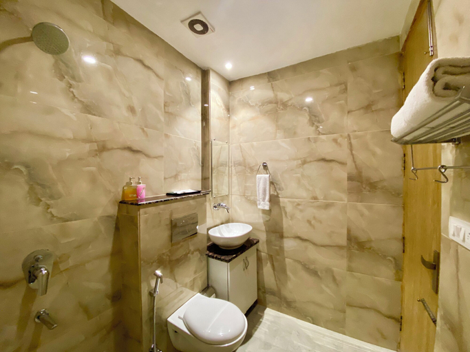 Bathroom 4, Arogyadham Wellness Retreat, Garhwal