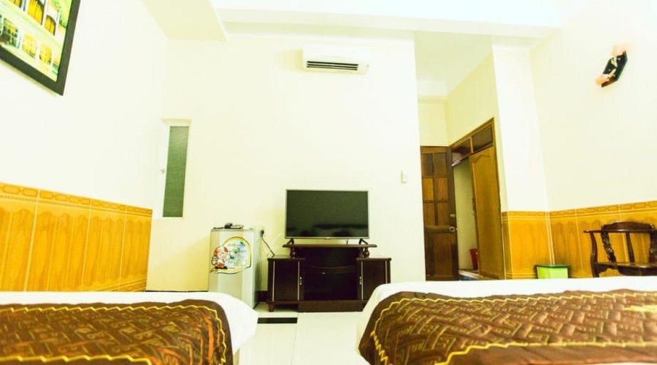 Bedroom, Truc Hoang Ha Hotel, Kon Tum