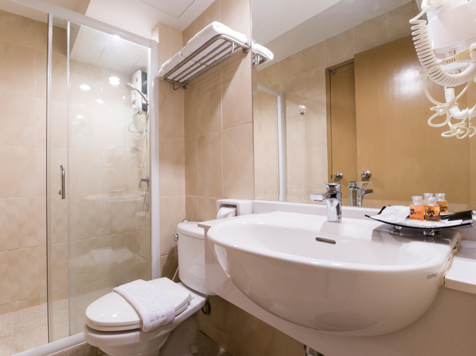Bathroom 15