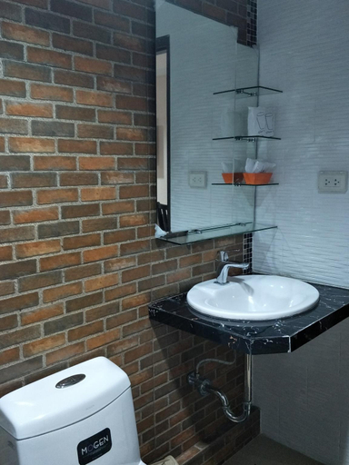 Bathroom 11