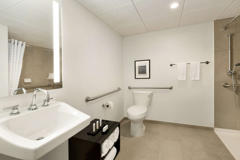 Bathroom 5, Embassy Suites Boca Raton, Palm Beach