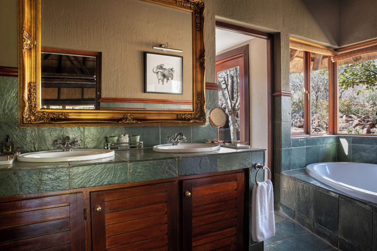 Bathroom 3, Ndlovu Safari Lodge, Waterberg