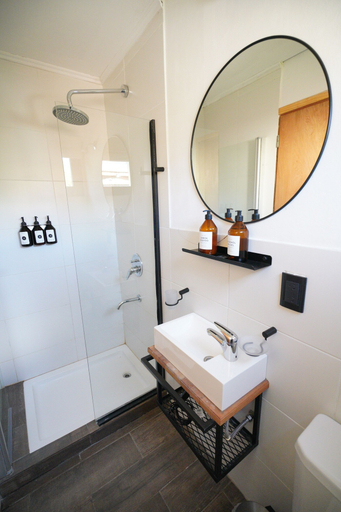 Bathroom 3, Güer Aike Tiny Houses, Lago Argentino