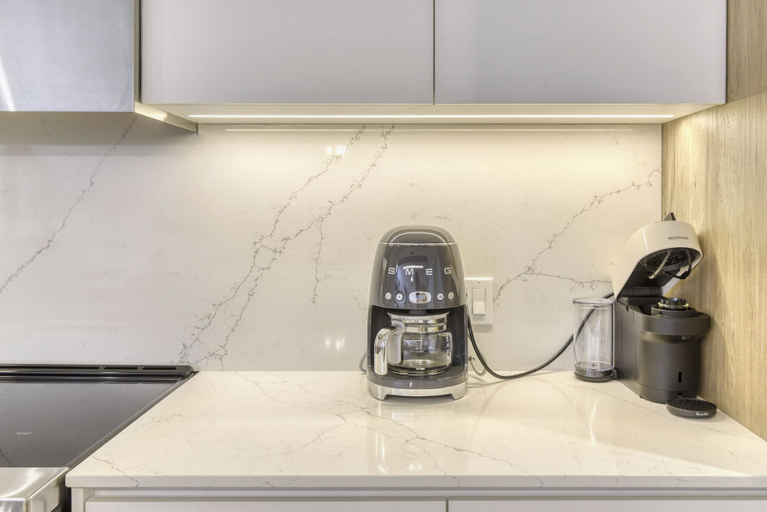Private kitchen 2, 202 Verbier Building 13, Les Laurentides