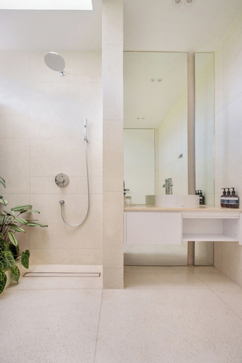 Bathroom 6