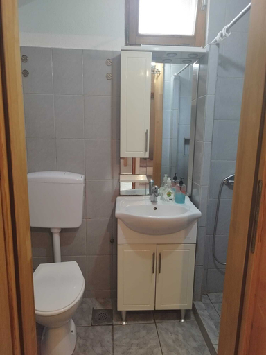 Bathroom 3, Budget Rooms, Sarajevo