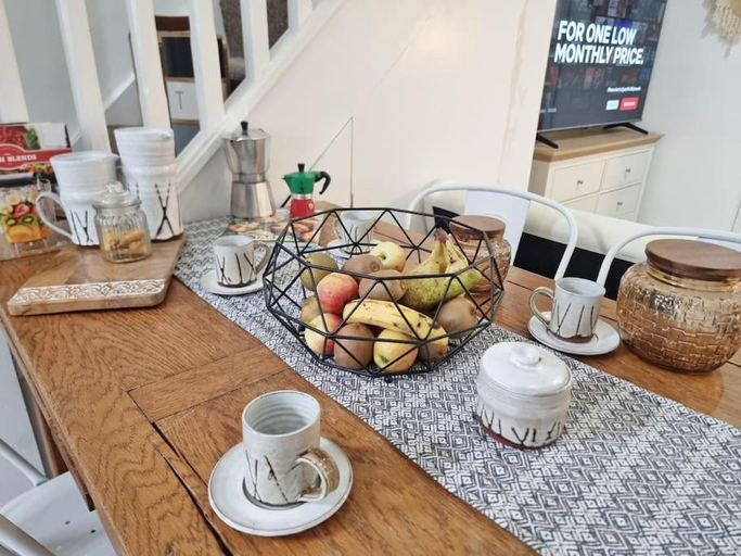 Food & Drinks 4, 4bed/3bath 8min to London Bridge, London