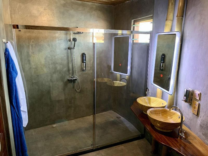 Bathroom, Lemon Beach Resort, Komenda-Edina-Eguafo-Abirem