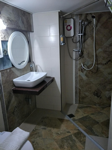 Bathroom 7