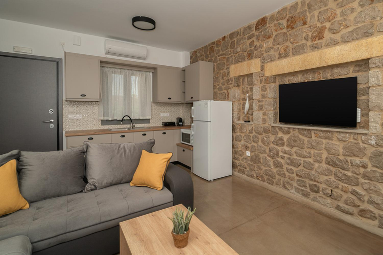 Others 5, Lithos Suites, Peloponnese