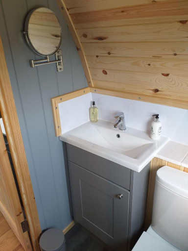 Bathroom 4, North Star Glamping, Highland