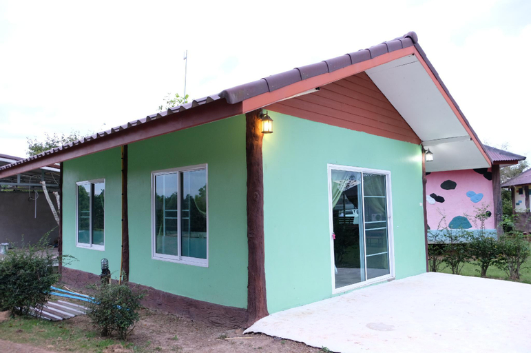 Exterior 1