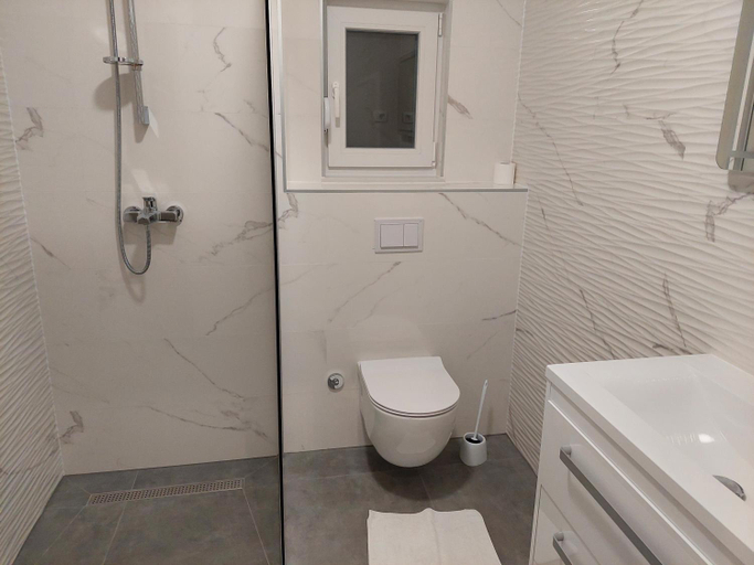 Bathroom, La Ferie, Makarska