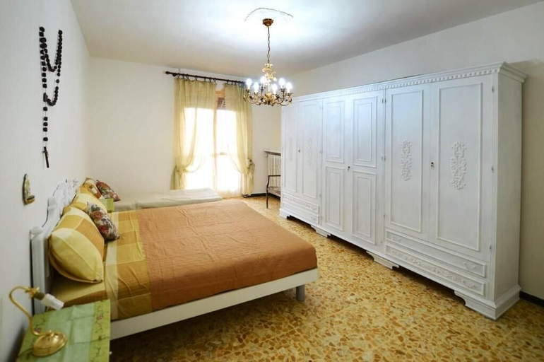 Bedroom 4, Bene Vagienna Holiday House, Cuneo