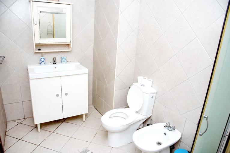 Bathroom 4, Casa Natalia, Ingombota