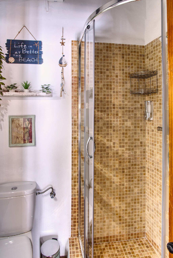 Bathroom, The Nook (El Recoveco), Málaga