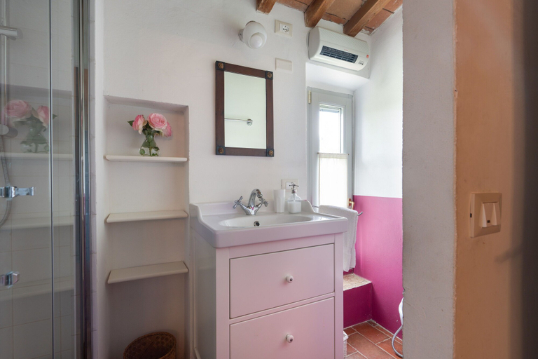 Bathroom 5, Il Marrubio, Florence