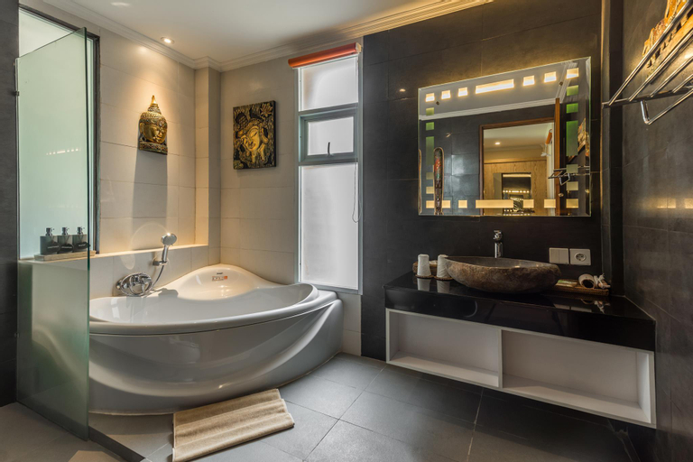 Bathroom 16