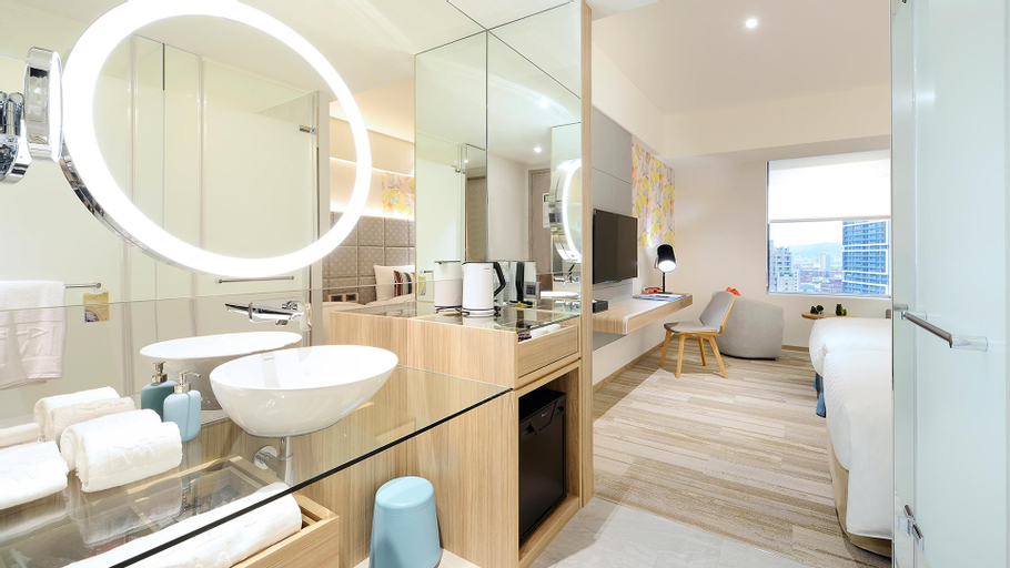 Bathroom 10