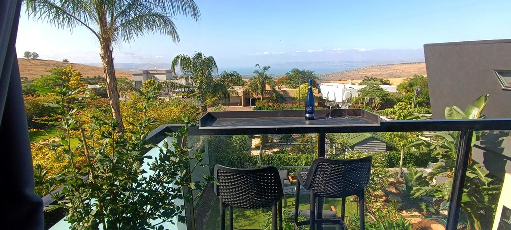 5, yoga Lake view