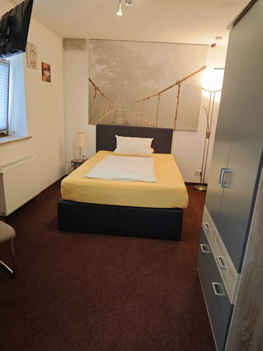 Others 4, Pension Riverside am Rhein, Leverkusen