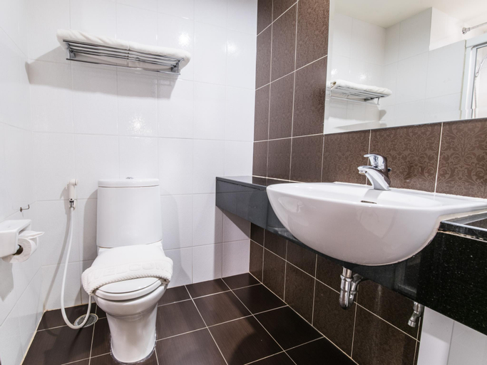 Bathroom 20