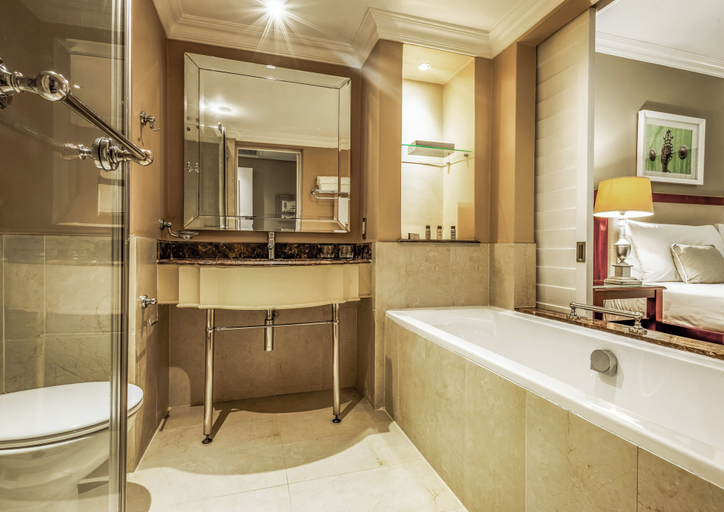 Bathroom 5, Hemingways Hotel, Buffalo City