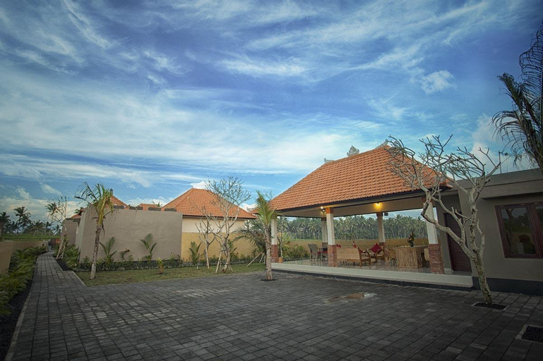 Exterior 5