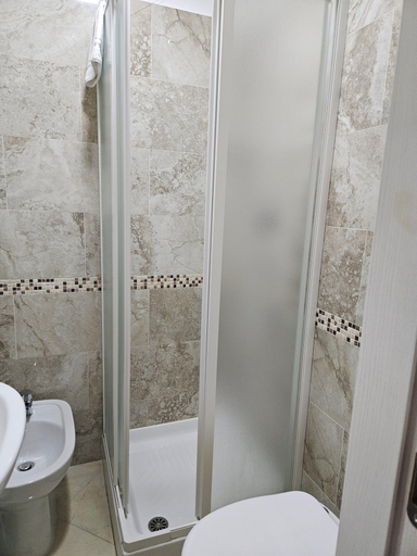 Bathroom 5, TICHE, Rome