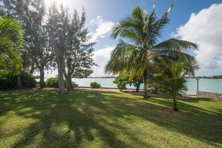 Others 5, VILLA PIEDS DANS L'EAU - GRAND BAIE