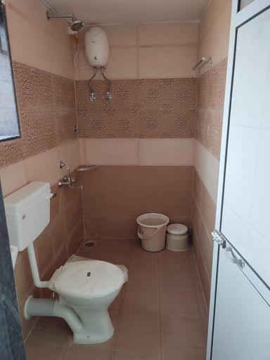 Bathroom 2, Tarangan Resort, Raigarh