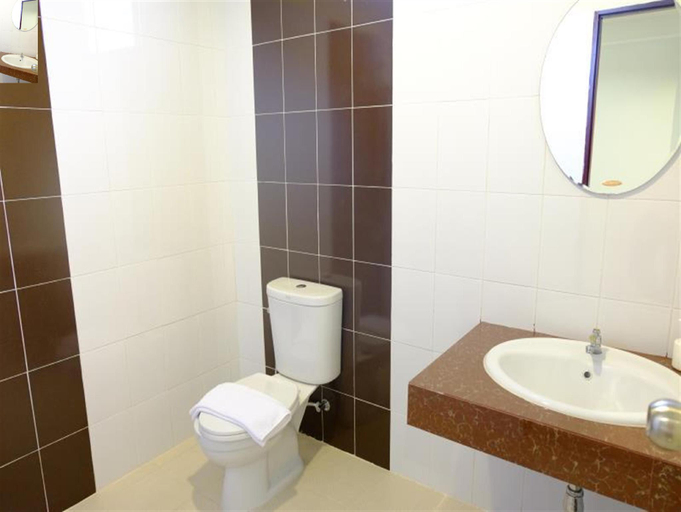 Bathroom 6