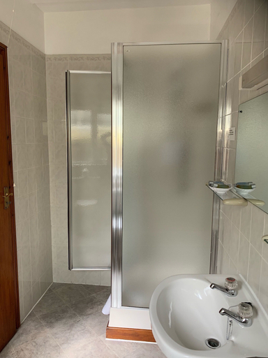 Bathroom 5, Burleigh House, Torbay