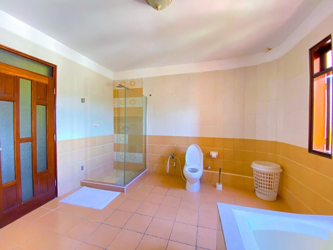 Bathroom 3, Ishara Luxury Homes, Kisauni