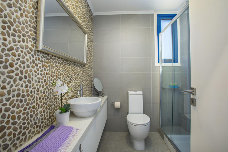 Bathroom 3, Aster Suite in Protaras