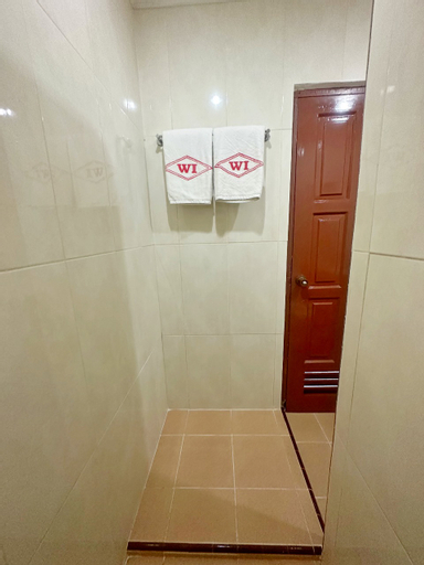 Bathroom 4