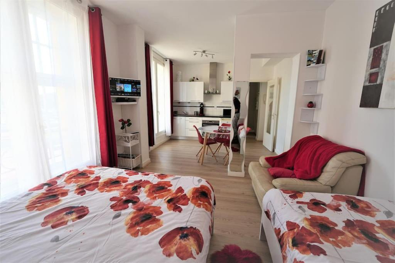 Bedroom, Les coquelicots Grand Place ARRAS, Pas-de-Calais