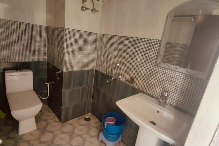Bathroom, Goroomgo Govind, Bhanadhar Rudraprayag, Garhwal