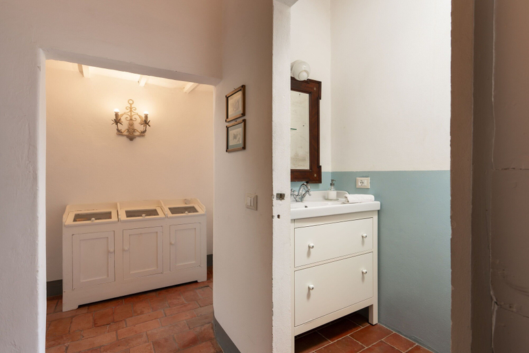 Bathroom 3, Il Marrubio, Florence