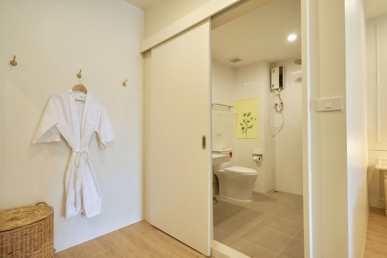 Bathroom 4, Hawa House Phuket Oldtown, Phuket Island