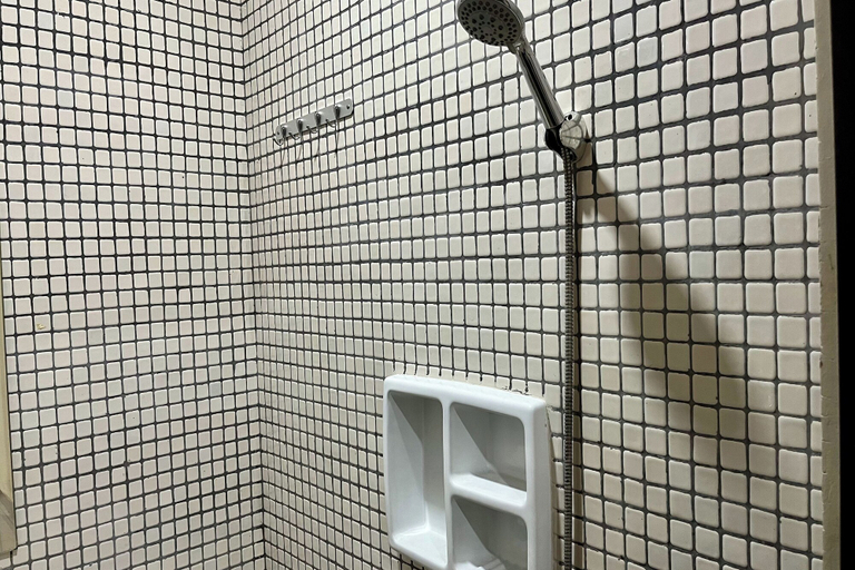 Bathroom 4, TOS Guest House, Jakarta Timur