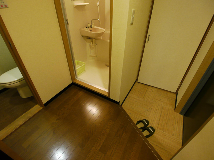 Bathroom 8