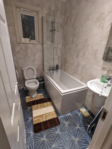 Bedroom 5, RAYAN'S LODGE STRATFORD, London